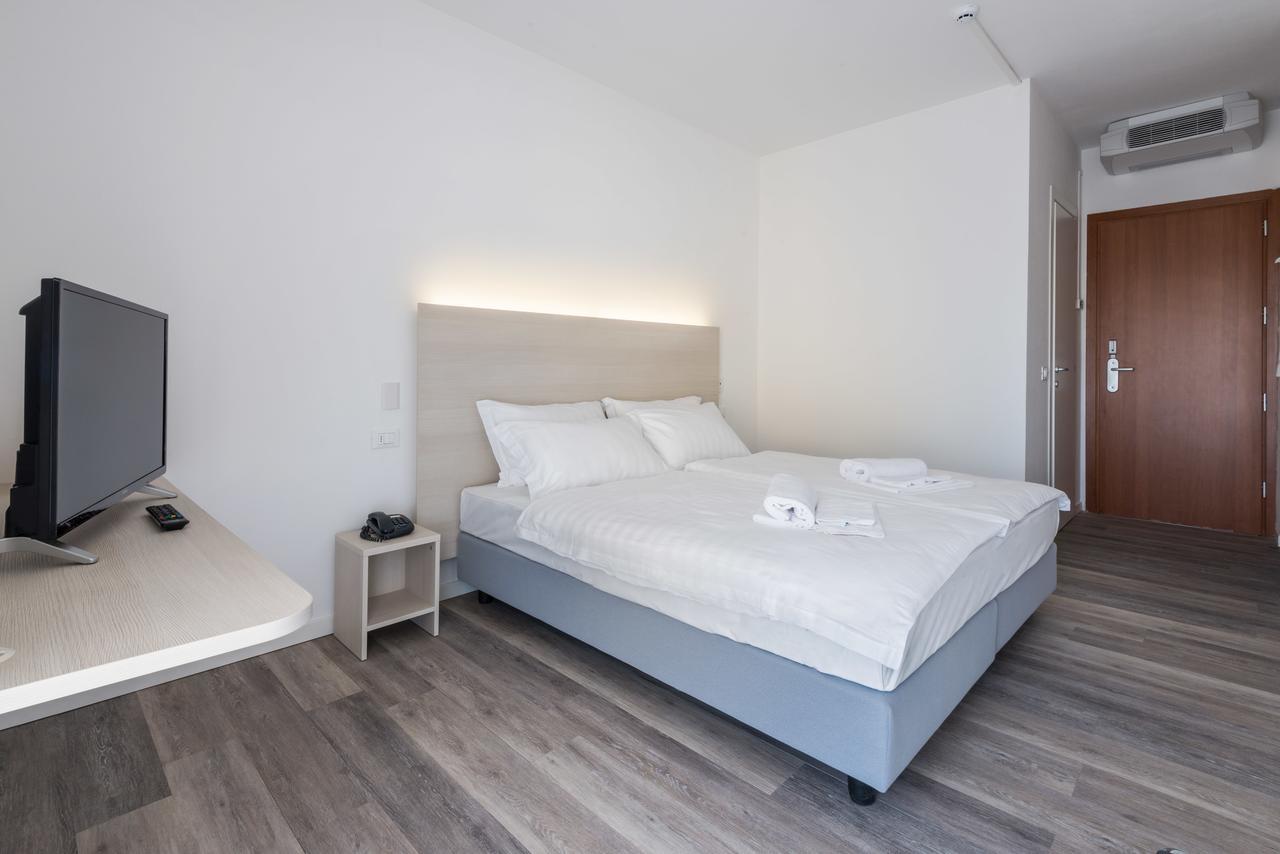Hotel Internazionale Луино Экстерьер фото