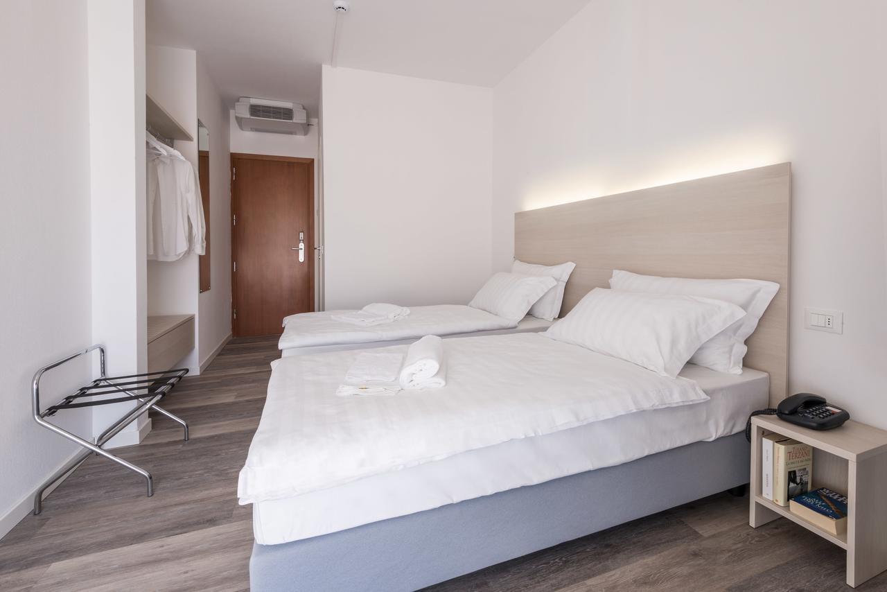 Hotel Internazionale Луино Экстерьер фото