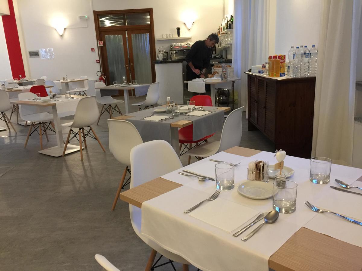 Hotel Internazionale Луино Экстерьер фото